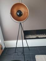 Staande lamp, Huis en Inrichting, Lampen | Vloerlampen, Ophalen, Zo goed als nieuw, Metaal, 150 tot 200 cm