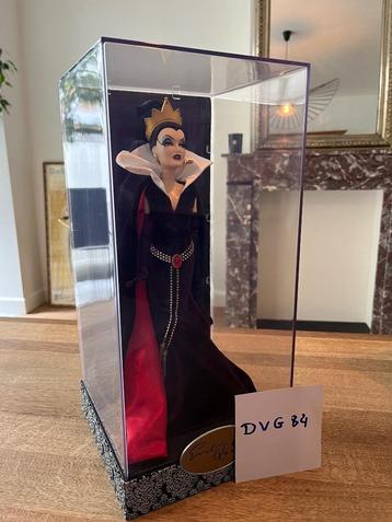 Evil Queen Disney Doll - Sneeuwwitje beschikbaar voor biedingen