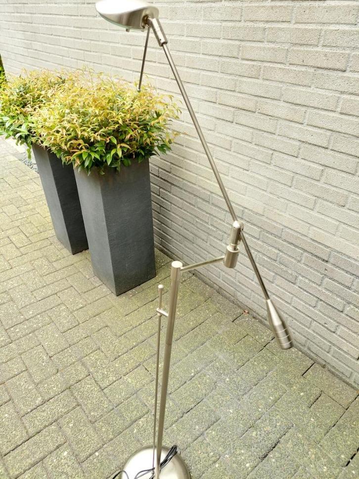 Vloerlamp verstelbaar, RVS!, Huis en Inrichting, Lampen | Vloerlampen, Zo goed als nieuw, 200 cm of meer, Metaal, Verzenden