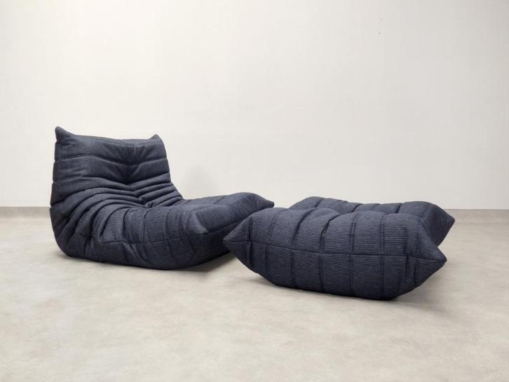 Ligne Roset Togo - 1 seater & pouf - blue pinstripe fabric, Huis en Inrichting, Fauteuils, Zo goed als nieuw, Stof, 75 tot 100 cm