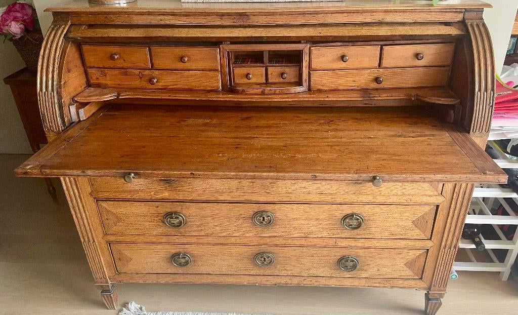 Bureau antique, Enlèvement