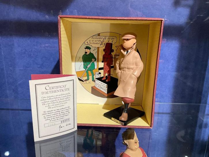 Tintin - Figurine Tintin en Trench-coat, Verzamelen, Stripfiguren, Zo goed als nieuw, Beeldje of Figuurtje, Kuifje, Ophalen