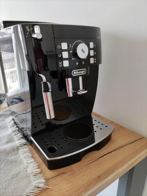machine à café, Electroménager, Cafetières, Comme neuf, Café moulu, Café en grains, Cafetière, 2 à 4 tasses, Réservoir d'eau amovible