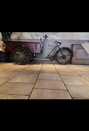 Gerestaureerde authentieke bakfiets elektrisch  beschikbaar voor biedingen
