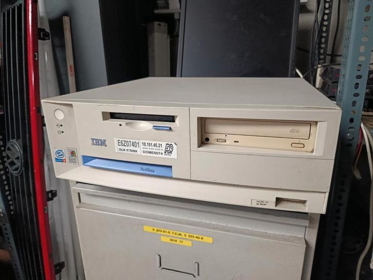 IBM netvista pentium 4 voor opmaak, beschikbaar tot 24 jan, Computers en Software, Vintage Computers, Ophalen