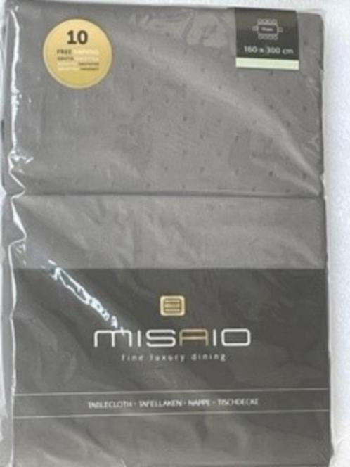 Nappe de luxe Misaio 160x300 +10 serv. NOUVEAU, Maison & Meubles, Nappes, Neuf, Enlèvement