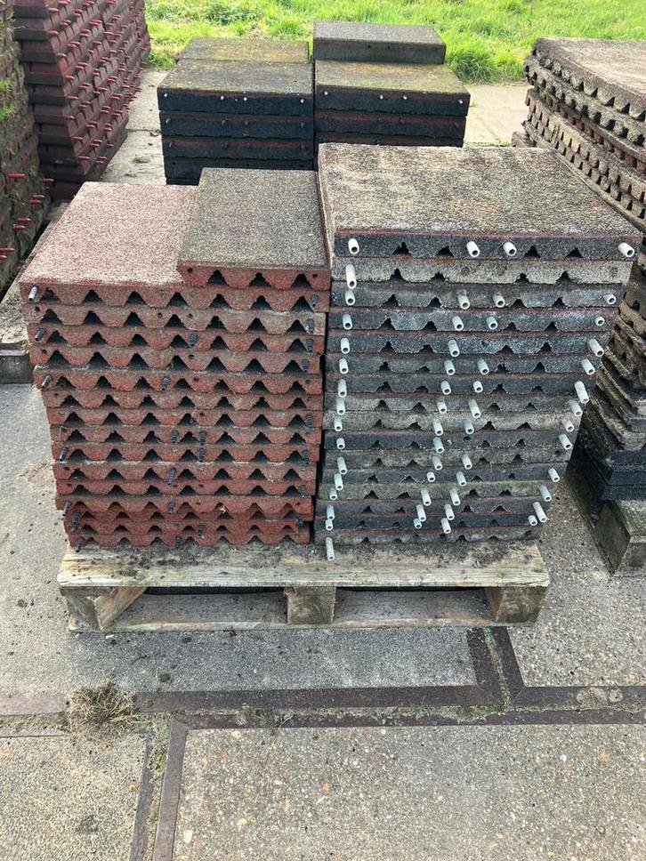 42 vochtdoorlatende rubberen matten, stalmatten 50x50x4,5cm, Dieren en Toebehoren, Stalling en Weidegang