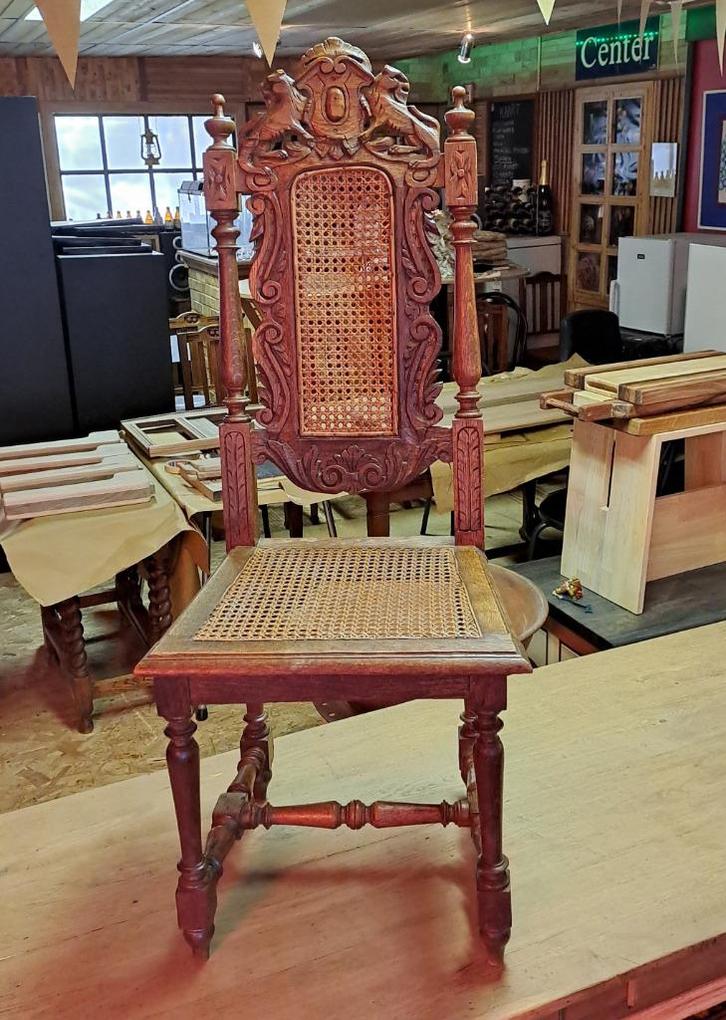 Mechelse stoel met leeuwenkoppen, Antiek en Kunst, Antiek | Meubels | Stoelen en Sofa's, Ophalen