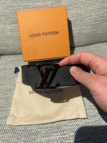 Louis vuitton reversible belt beschikbaar voor biedingen