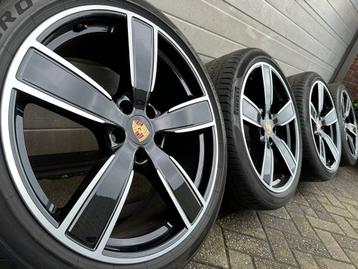 22 “ Porsche Cayenne S E3 9Y E-Hybrid Turbo GTS Coupe velgen beschikbaar voor biedingen