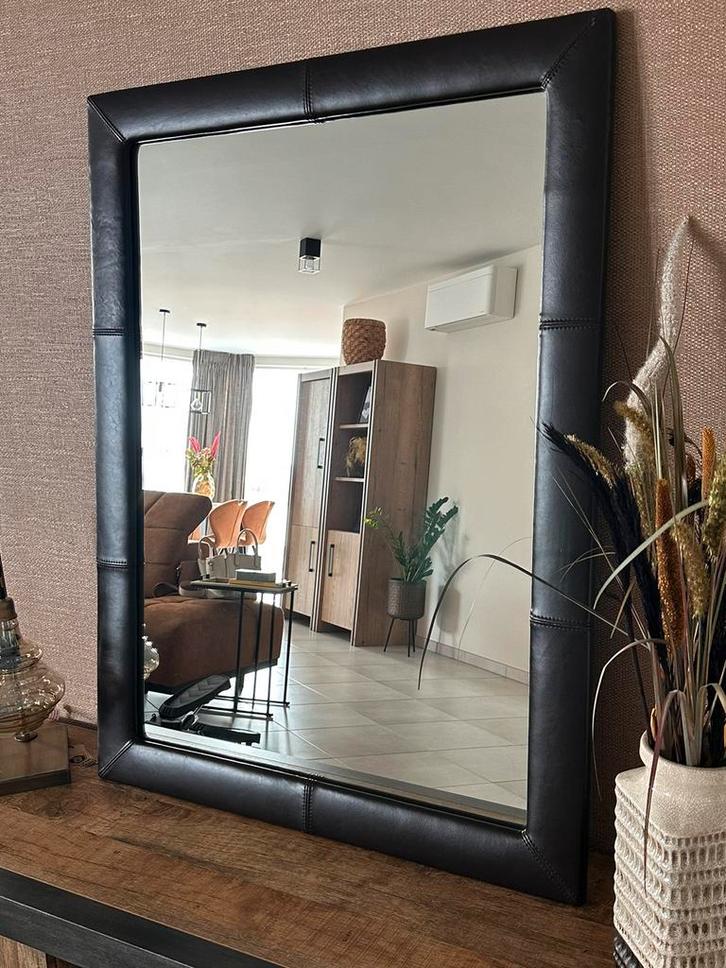 Spiegel met leder rand, Huis en Inrichting, Woonaccessoires | Spiegels, Ophalen