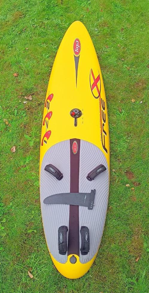 TIGA FREE X allround surfboard, Watersport en Boten, Windsurfen, Zo goed als nieuw, Plank, Minder dan 250 cm, Met vin(nen), Ophalen