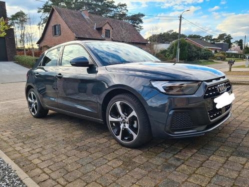 Audi A1 30tfsi ,14800km!! S-line interieur, Auto's, Audi, Particulier, A1, Benzine, Euro 6, Stadsauto, Handgeschakeld, Zilver of Grijs
