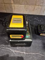 Borne de recharge Karcher avec deux batteries 18 V, Bricolage & Construction, Outillage | Pièces de machine & Accessoires, Enlèvement ou Envoi