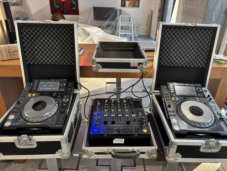 Pioneer set CDJ 2000 Nexus + DJM 800 in flightcases, Muziek en Instrumenten, Dj-sets en Draaitafels, Zo goed als nieuw, Pioneer