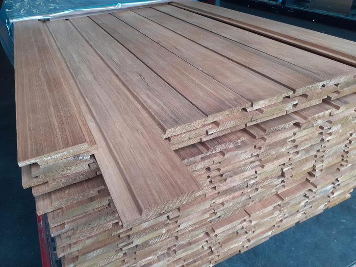 2 gros lots de revêtements Thermo Fraké 68,85 m² + 86,60 m2, Jardin & Terrasse, Poteaux, Poutres & Planches, Neuf, Planches, 250 cm ou plus