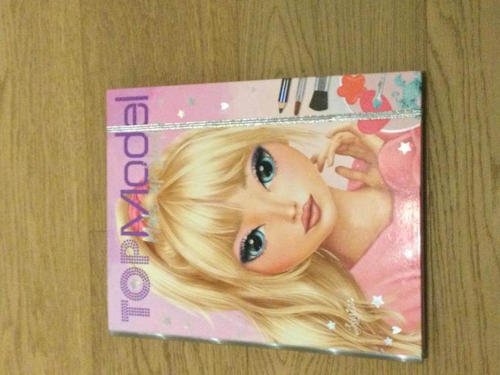 Topmodel Make-up Studio map, Hobby en Vrije tijd, Tekenen, Gebruikt, Papier, Schets- of Tekenboek, Ophalen of Verzenden