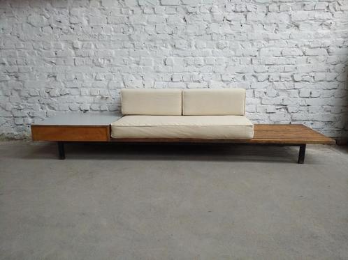 Charlotte Perriand daybed bench Cansado Mauritanie 1959, Antiquités & Art, Antiquités | Meubles | Lits, Enlèvement ou Envoi