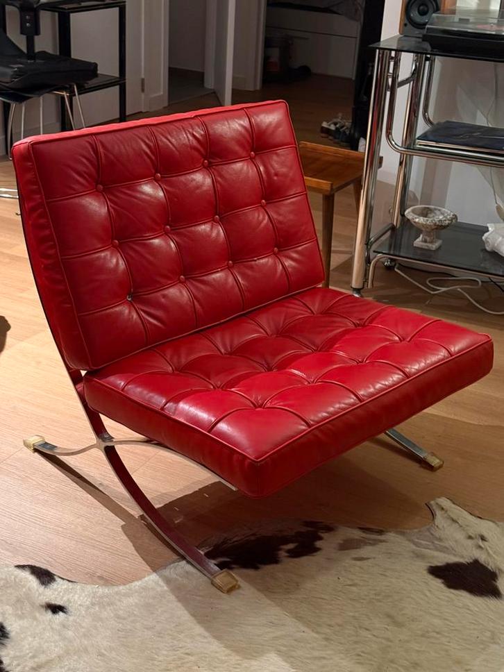 Fauteuil Barcelona Leolux cuir rouge – pièce design iconique, Maison & Meubles, Canapés | Sofas & Chaises Longues, Utilisé, Cuir