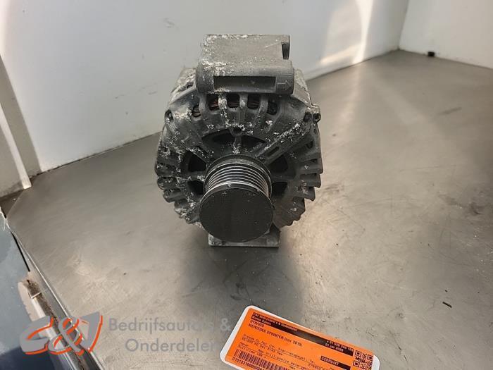 Dynamo van een Mercedes Sprinter, Auto-onderdelen, Motor en Toebehoren, Mercedes-Benz, Gebruikt, 3 maanden garantie, Ophalen of Verzenden