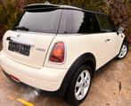 Mini Cooper / 1.6L / 120ch / Carnet complet / sièges chauf, Auto's, Beige, Bedrijf, Handgeschakeld, Cooper