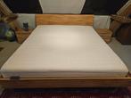 Bed met lattenbodem, matras plus 2 nachtkastjes, Huis en Inrichting, Slaapkamer | Bedden, Ophalen