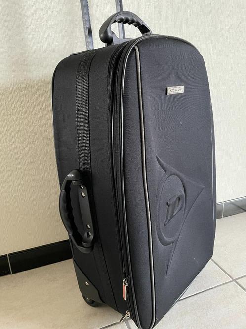 middelgrote zwarte koffer, Handtassen en Accessoires, Koffers, Gebruikt, Zacht kunststof, Uitschuifbare handgreep, Wieltjes, Ophalen of Verzenden