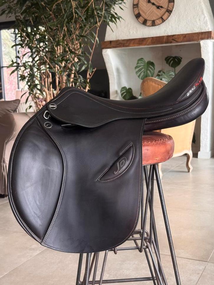 Springzadel Erreplus JD | donkerbruin | 18/32 (medium boom), Dieren en Toebehoren, Paarden en Pony's | Zadels, Zo goed als nieuw