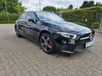 Mercedes A 160 AMG LINE !! Navigatie, Airco, 1 Jaar Garantie, Auto's, Mercedes-Benz, Leder en Stof, Zwart, 5 deurs, 1332 cc