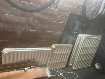 Radiateurs en fonte - 5 radiateur  beschikbaar voor biedingen