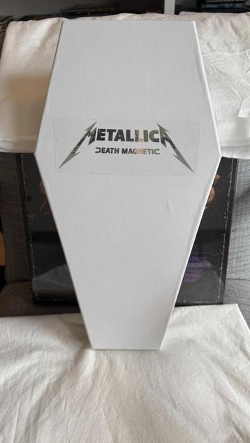 Metallica - Death Magnetic - Coffin Box Deluxe Edition beschikbaar voor biedingen