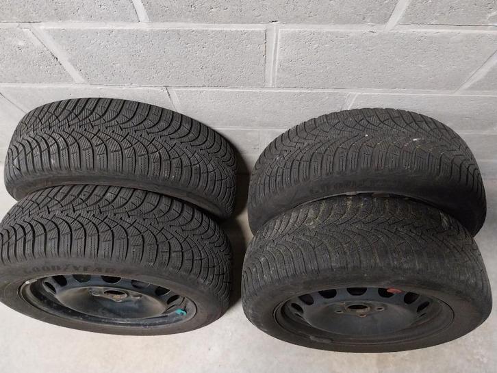 Winterbanden met stalen velg, Auto-onderdelen, Banden en Velgen, Band(en), Winterbanden, 16 inch, 205 mm, Personenwagen, Gebruikt