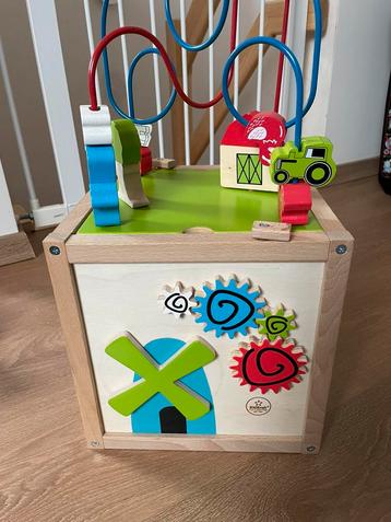 Cube d’activités en bois beschikbaar voor biedingen