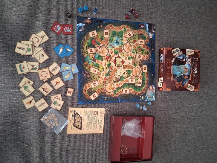 Nachtwacht Bordspel Monsterstrijd   studio 100 compleet, Hobby en Vrije tijd, Gezelschapsspellen | Bordspellen, Zo goed als nieuw