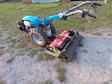 Motoculteur met R2 rotoreg beschikbaar voor biedingen