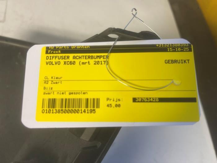 Diffuser achterbumper van een Volvo XC60, Auto-onderdelen, Carrosserie, Gebruikt, 3 maanden garantie, Ophalen of Verzenden