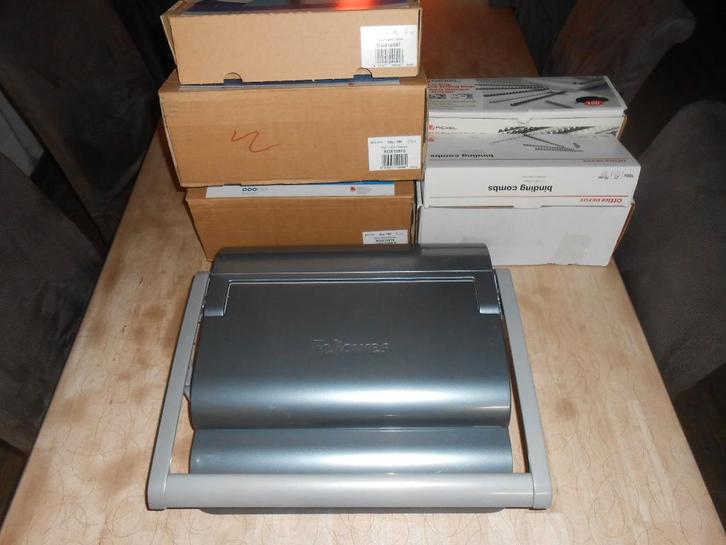 Fellowes Quasar Wire met heel wat toebehoren.., Divers, Accessoires de bureau, Utilisé, Enlèvement