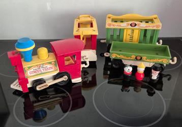 Fisher Price trein en 3 figuurtjes 1973  beschikbaar voor biedingen
