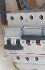 Elektricien Turnhout / Electrician Turnhout, Ophalen, Zo goed als nieuw