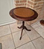 Vintage houtsnijwerk bijzettafel met leer in het midden, Antiek en Kunst, Antiek | Meubels | Tafels, Ophalen