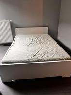 Bed met matras, Huis en Inrichting, Slaapkamer | Bedden, Modern, 140 cm, Wit, Zo goed als nieuw