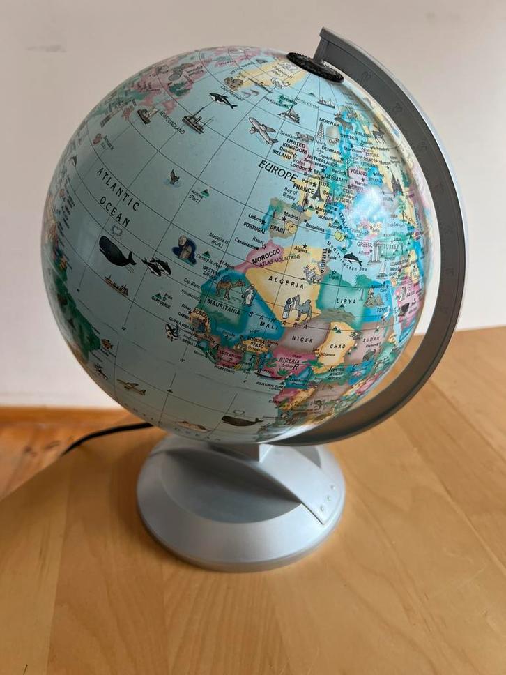Globe terrestre lumineux, Huis en Inrichting, Woonaccessoires | Wereldbollen, Zo goed als nieuw, Verlicht, Ophalen