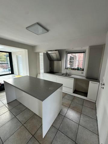 LUXE GLANS KEUKEN + 6 ELECTRO + GEDEMONTEERD beschikbaar voor biedingen