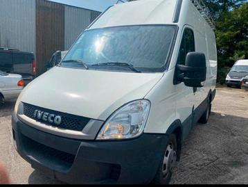 Permis de conduire Iveco Daily 3.0d B 3.5T disponible aux enchères