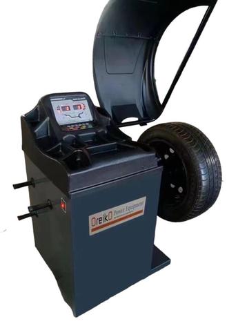 Balanceermachine 24" 220V beschikbaar voor biedingen