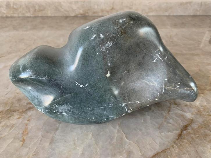 Sculpture SERPENTINE avec figure animalière stylisée, Antiquités & Art, Art | Sculptures & Bois, Enlèvement