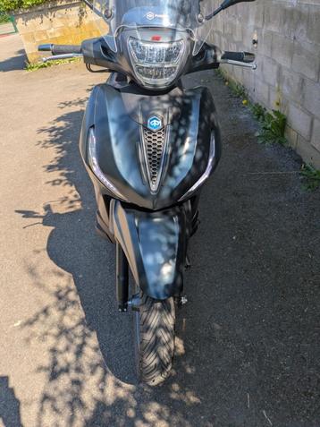 Piaggio Beverly 400 hpe Noir Tornade 5000km Août 2024 beschikbaar voor biedingen