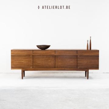 Vintage dressoir Deens design Kofod-Larsen beschikbaar voor biedingen