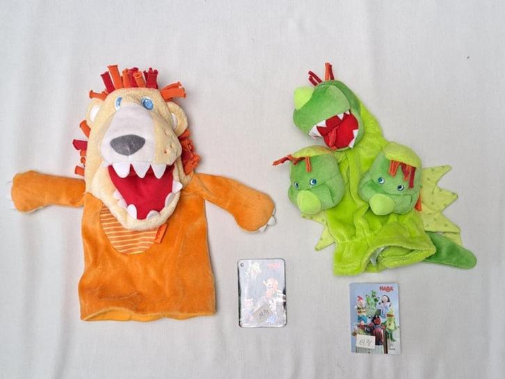 Haba twee handpoppen: leeuw en draak, Enfants & Bébés, Jouets | Peluches, Comme neuf, Autres types, Enlèvement ou Envoi