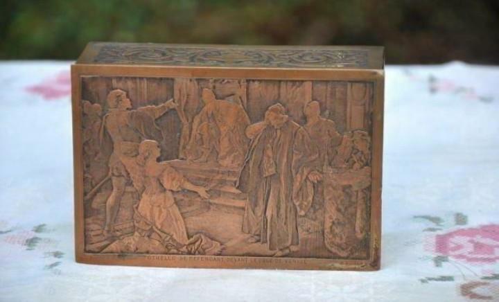 § boite sculptée cuivre rouge et jaune sculptée, Antiek en Kunst, Antiek | Brons en Koper, Koper, Ophalen of Verzenden